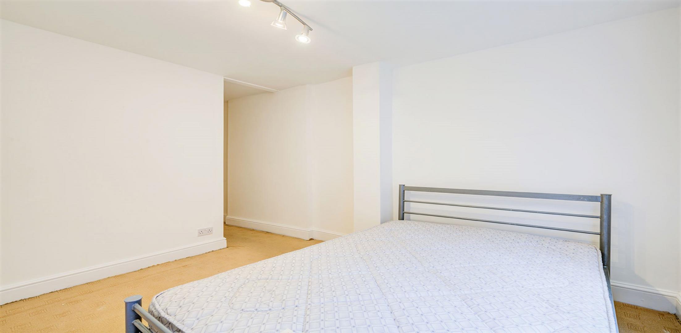 			2 Bedroom, 1 bath, 1 reception Flat			 Cotleigh Road, West Hampstead